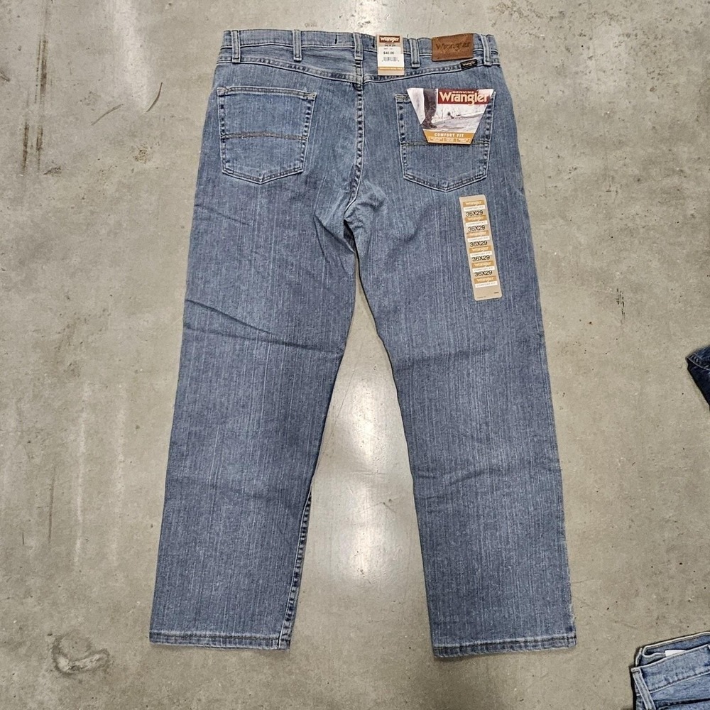 NWT Wrangler Rugged Men's Comfort Fit Jean 36x29 - Wrangler Authentics - Picture 7 of 8